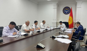 МинКаб Төрагасынын орун басары Бакыт Төрөбаев: Эгерде жеке көмүр казуучу компаниялар көмүрдү сыртка чыгарууда, ички керектөөчүлөргө бааларды жогорулатса Министрлер Кабинети экспортту жабат
