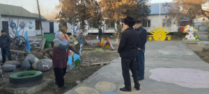 Токтогул шаарынын мэри Болот Максутбаев , Токтогул райондук администрация башчысы аким Акылбек Түкөбаев,  менен биргеликте шаар аймагындагы курулуштардын курулуш этабы менен жеринен маалымат алды.